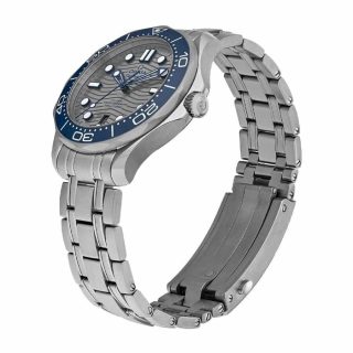 Omega Seamaster Diver 007 Edition 210.30.42.20.06.001