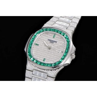Patek Philippe Nautilus 5711/1300A Emerald Bezel